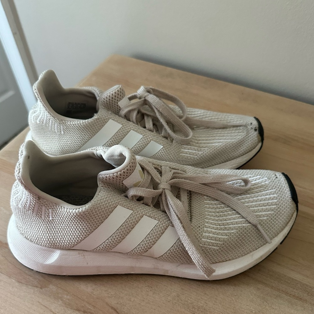 Adidas Swiftrun Shoes